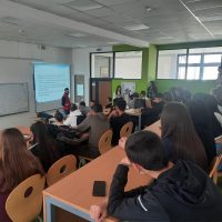Crveni krst Doljevac: Edukativno predavanje u Srednjoj školi u Doljevcu o zdravstvenim temama