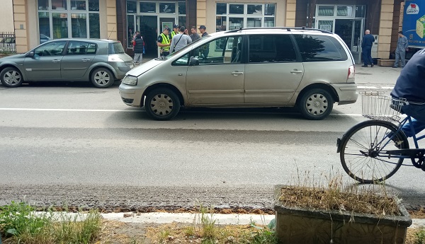 Tri vozila oštećena u sudaru u Doljevcu